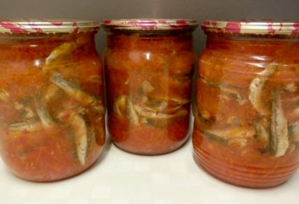 Килька в томатном соусе на зиму — 7 рецептов приготовления