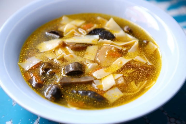 Грибной суп из шампиньонов: 10 самых вкусных рецептов блюда