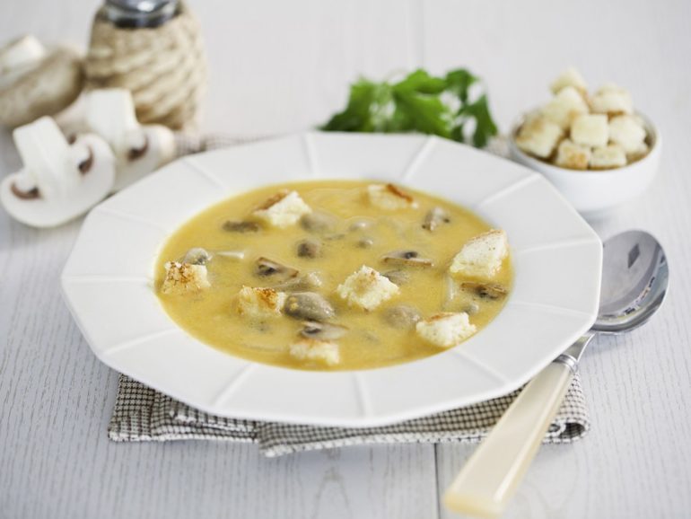 Грибной суп из шампиньонов: 10 самых вкусных рецептов блюда