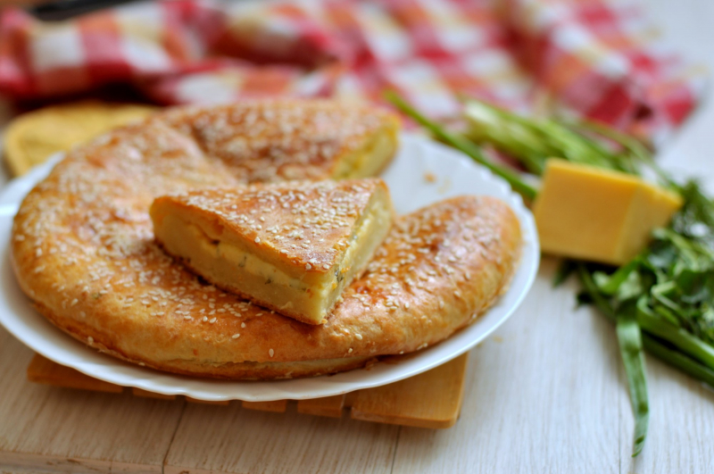 Хачапури с сыром: 8 вкусных и простых рецептов
