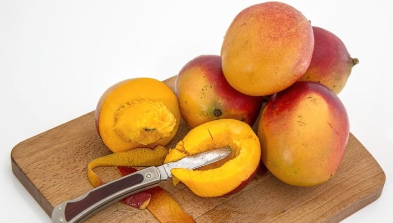Как чистить манго: 4 простых способа, способы нарезки, советы
