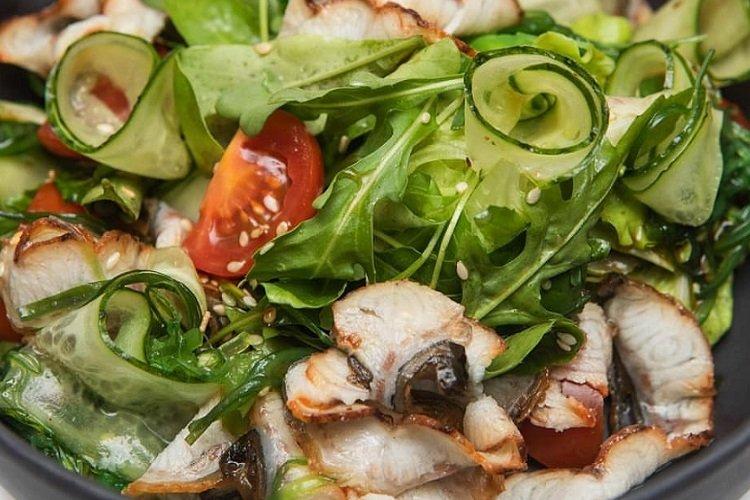 20 простых и очень вкусных салатов с руколью