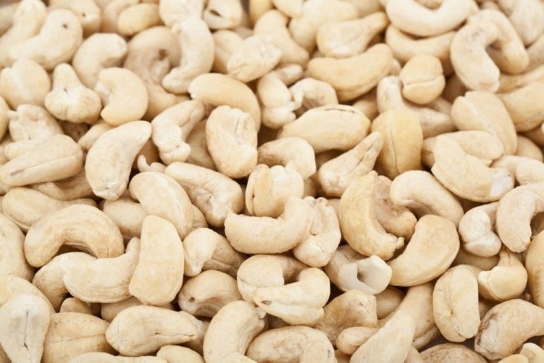 6 полезных свойств орехов кешью, а также советы по их выбору