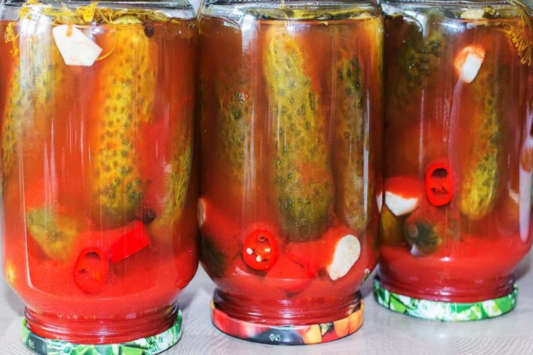 20 легких рецептов огурцов в томатном соусе на зиму