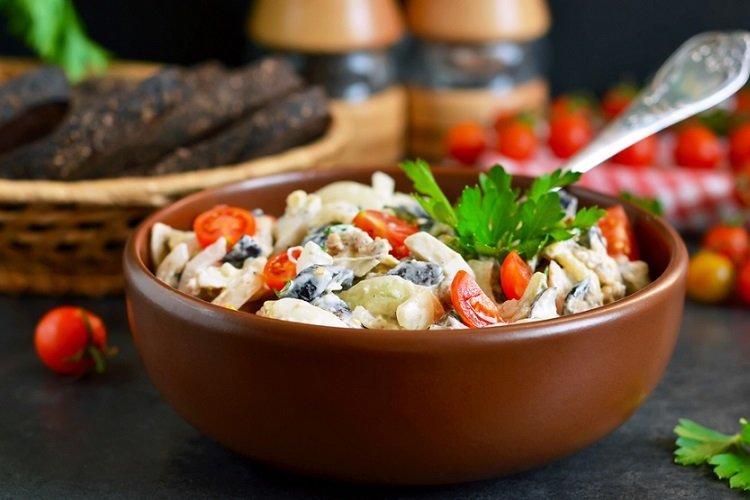 20 интересных салатов со стёртыми шампиньонами