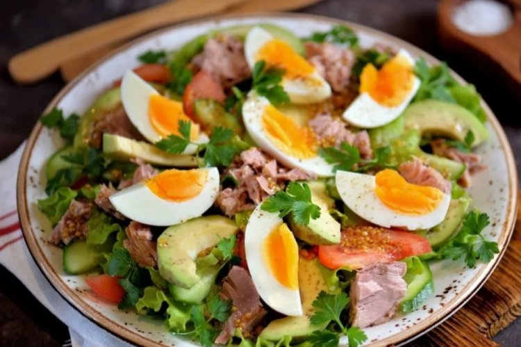15 салатов с авокадо и яйцом, которые всегда получаются вкусными