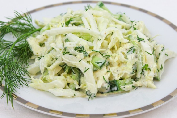 20 низкокалорийных салатов, которые удовлетворят своим вкусом