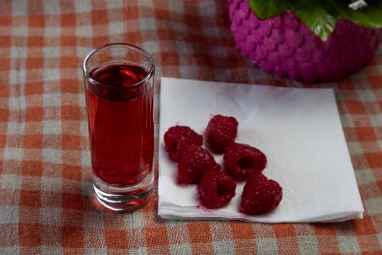 15 легких рецептов ликера из малины