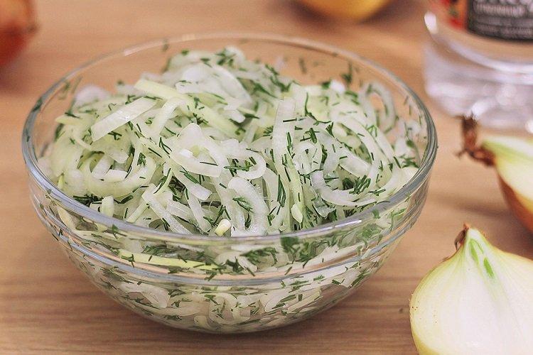 20 простых рецептов маринованного лука для шашлыка