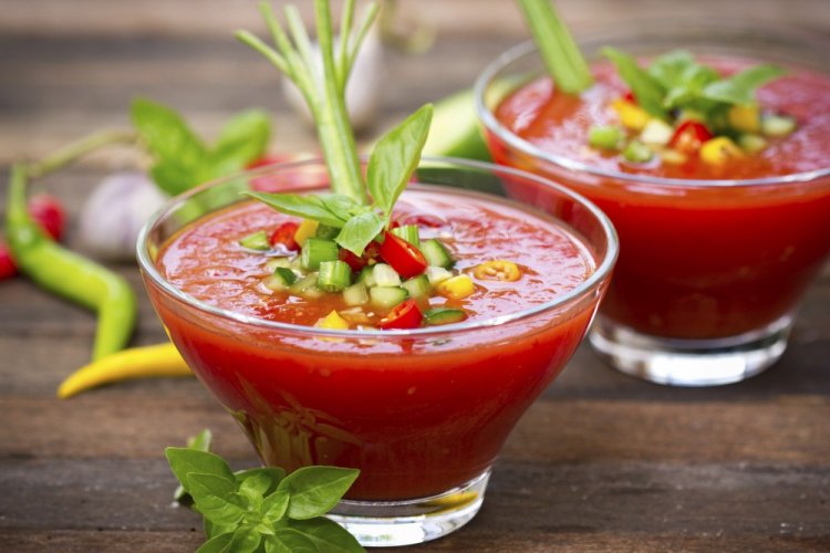 15 томатных чистых супов, которые сможет приготовить каждый