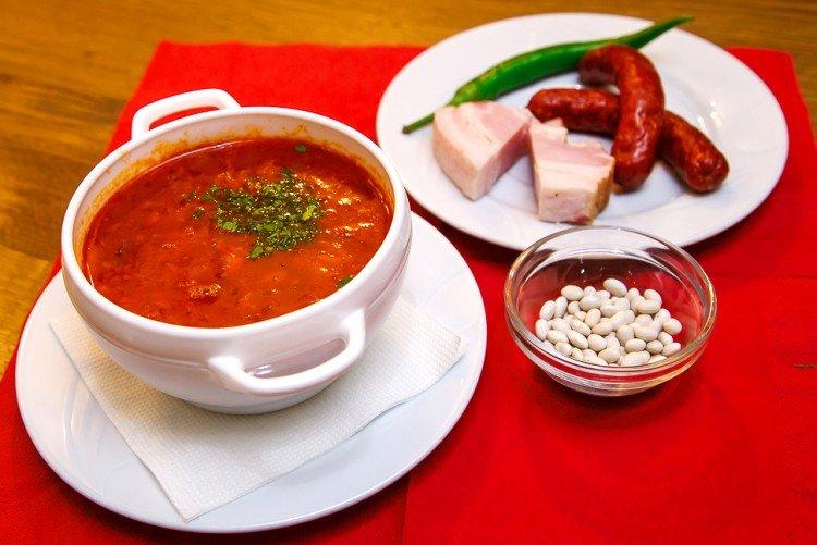 12 аппетитных томатных супов на обед для всей семьи
