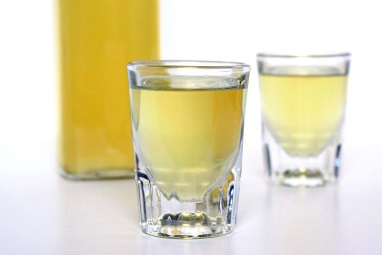 Лимончелло в домашних условиях: 4 способа приготовления, 7 коктейлей с напитком
