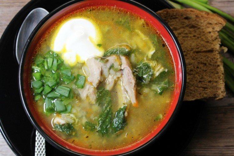 12 простых супов из крапивы для этого лета