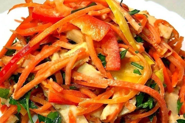20 разнообразных салатов с копченой курицей и корейской морковью
