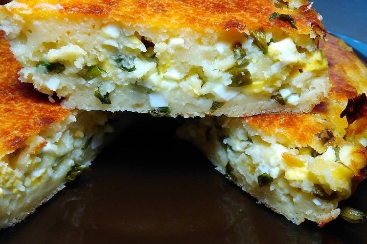 15 превосходных рецептов заливного пирога с луком и яйцом