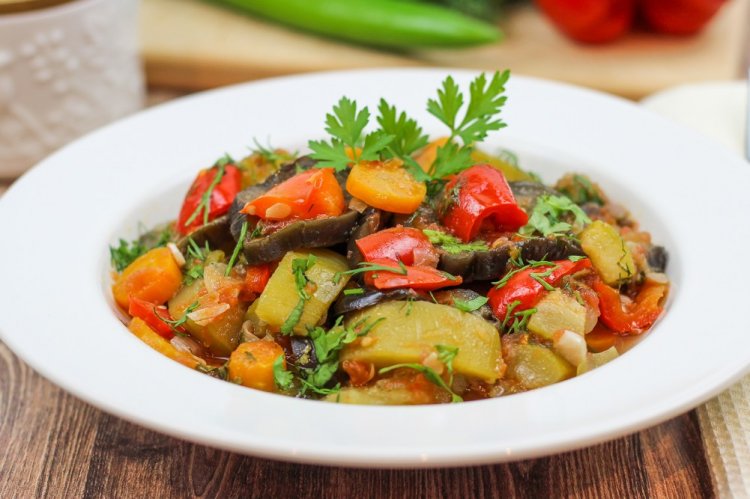 15 скорых рецептов овощного тушеного без картофеля