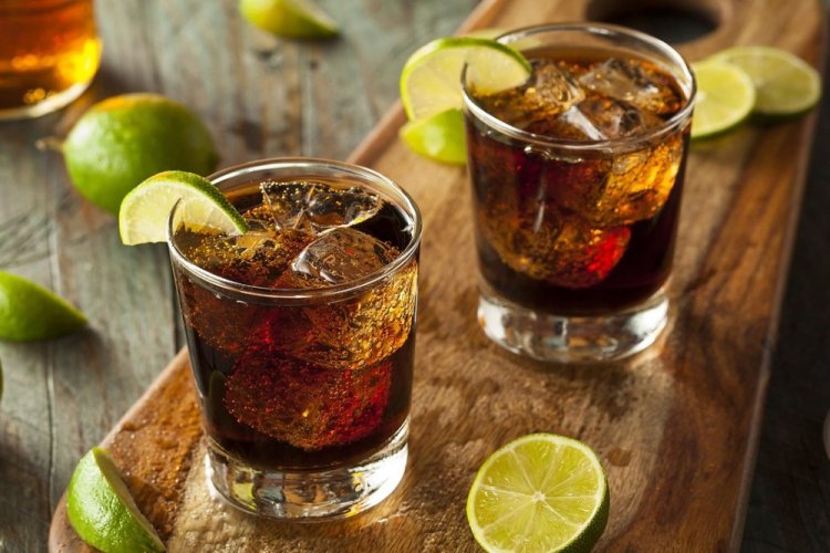 20 простых рецептов алкогольных напитков с ромом