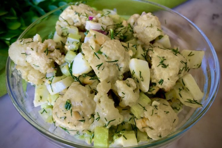 15 салатов из цветной капусты, которые вы определенно захотите попробовать
