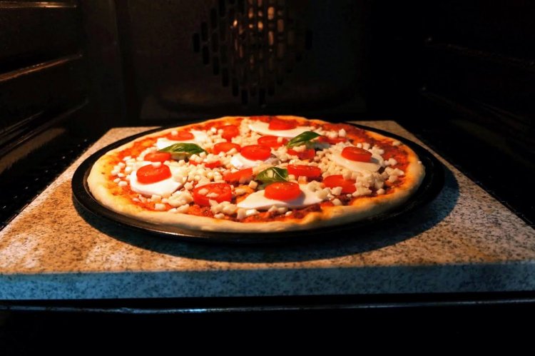 12 простых и вкусных рецептов пиццы Маргарита