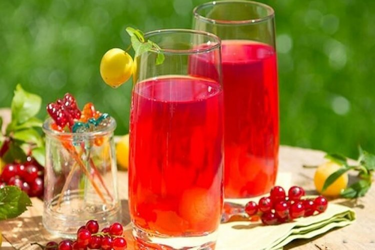 10 легких рецептов фруктового напитка из красной смородины на зиму
