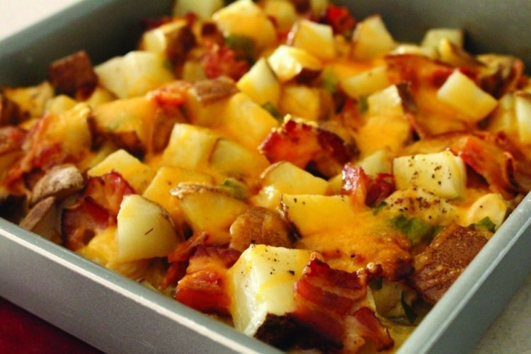 15 аппетитных рецептов картофеля с беконом в духовке