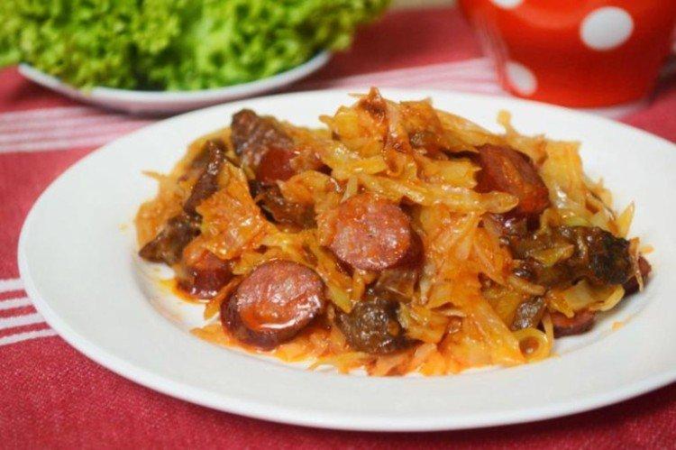 10 прекрасных рецептов тушеной капусты с колбасками