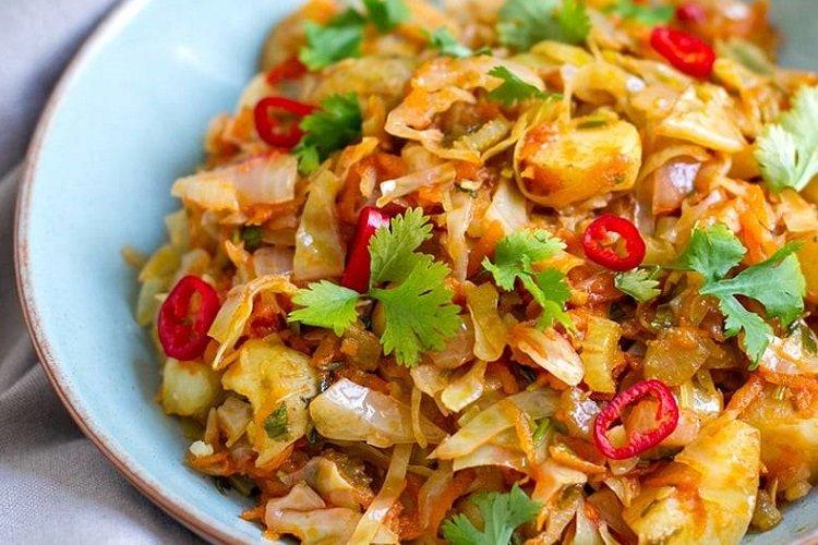 15 рецептов идеальной тушеной капусты на сковороде