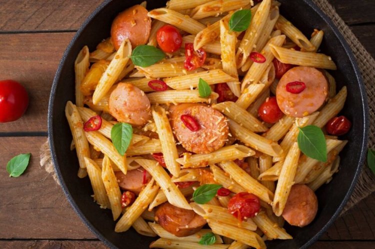 15 быстрых рецептов макарон с сосисками