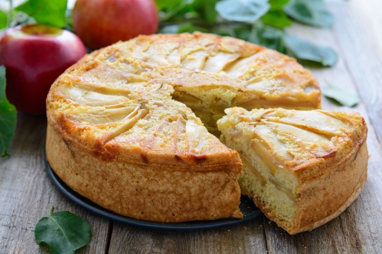 20 простых рецептов шарлотки с яблоками - с фото пошагово