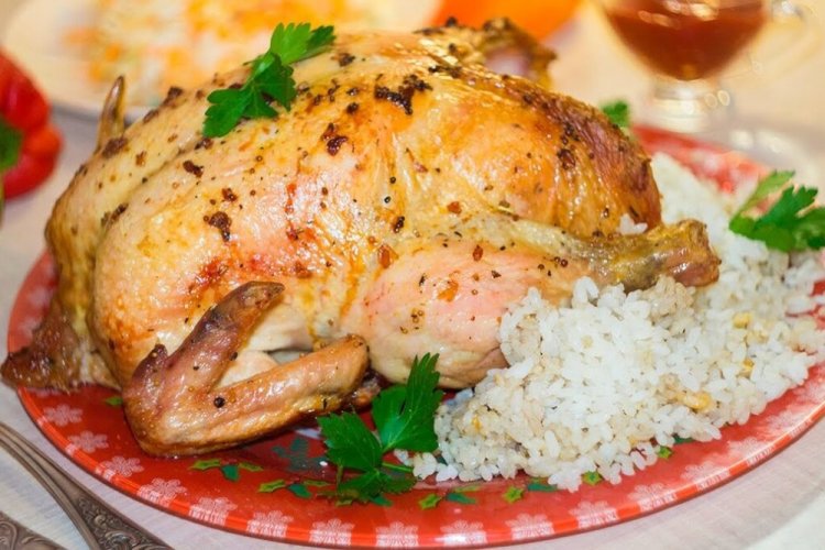 12 простых рецептов курицы с рисом в духовке