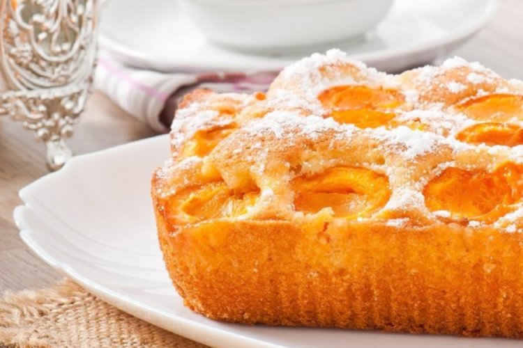 15 простых рецептов шарлотки с персиками