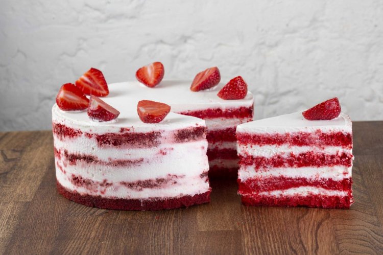 15 превосходных рецептов крема для торта «Красный бархат»