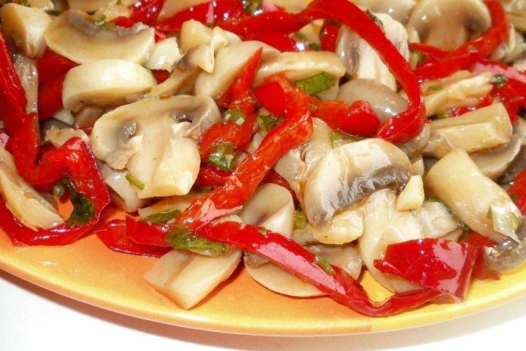 15 скорых и аппетитных рецептов грибов по-корейски
