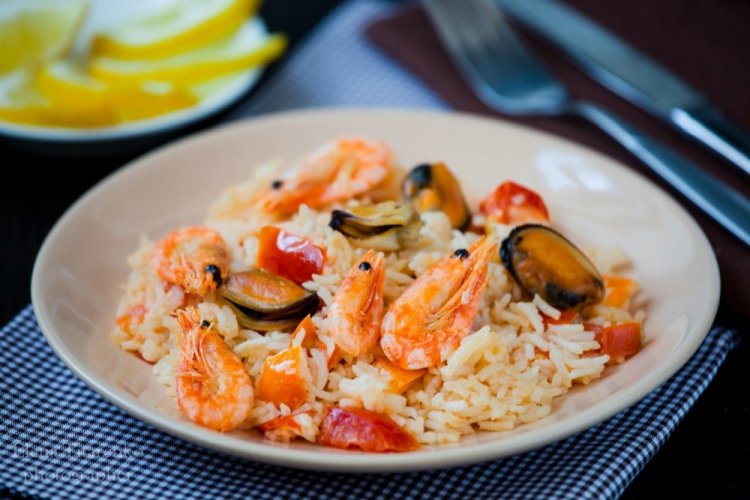 12 аппетитных рецептов риса с рако­ви­на­ми