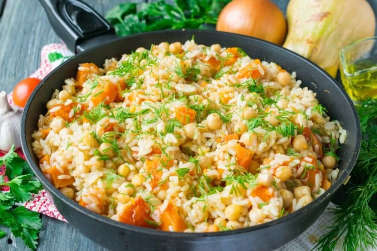 20 прекрасных рецептов риса с овощами на сковороде