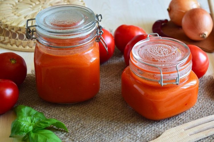 20 прекрасных рецептов соуса из помидоров на зиму