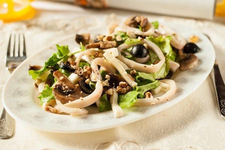 20 увлекательных салатов с обжаренными грибами