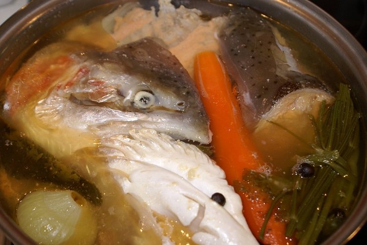 15 отличных рецептов ухи из красной рыбы