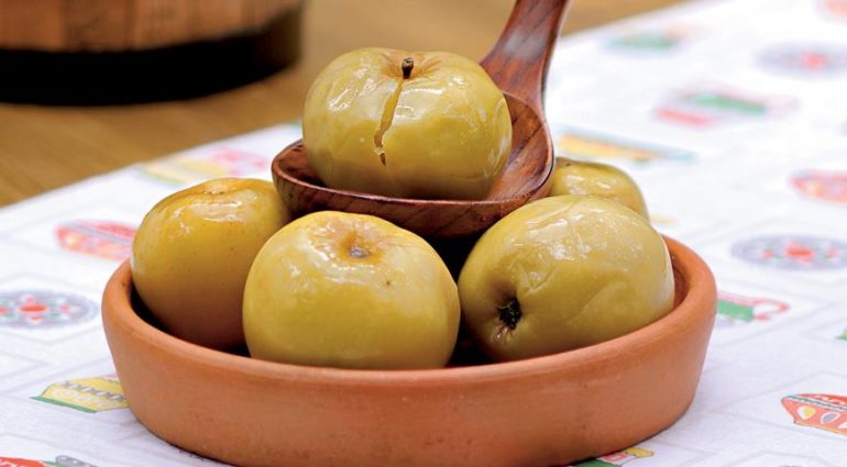 Моченые яблоки: 10 вкусных рецептов, полезные рекомендации