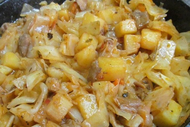 15 рецептов идеальной тушеной капусты на сковороде