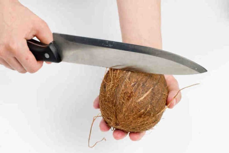 4 простых метода раскрыть кокос в домашних условиях