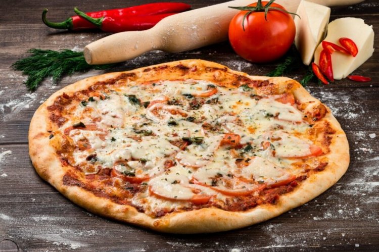 12 простых и вкусных рецептов пиццы Маргарита