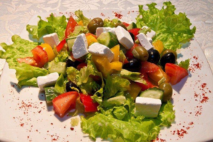 20 быстрых и простых салатов с фетаксой