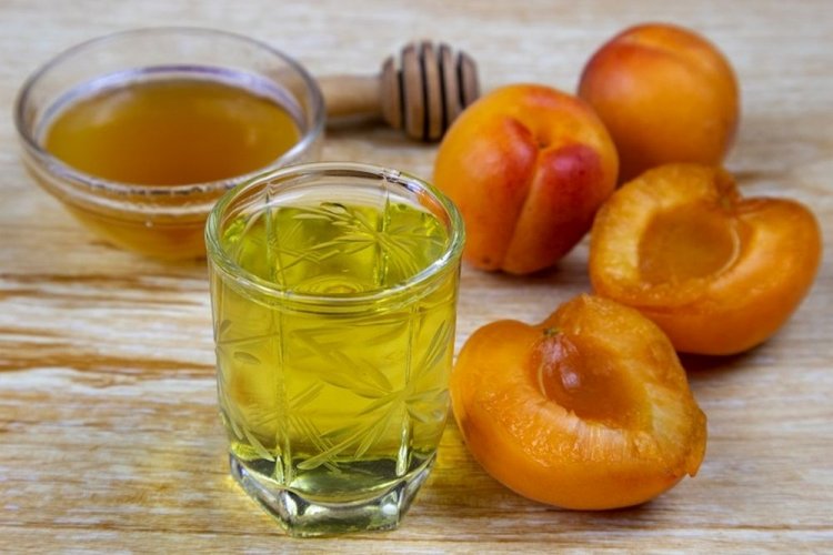 20 простых рецептов наливки из абрикосов