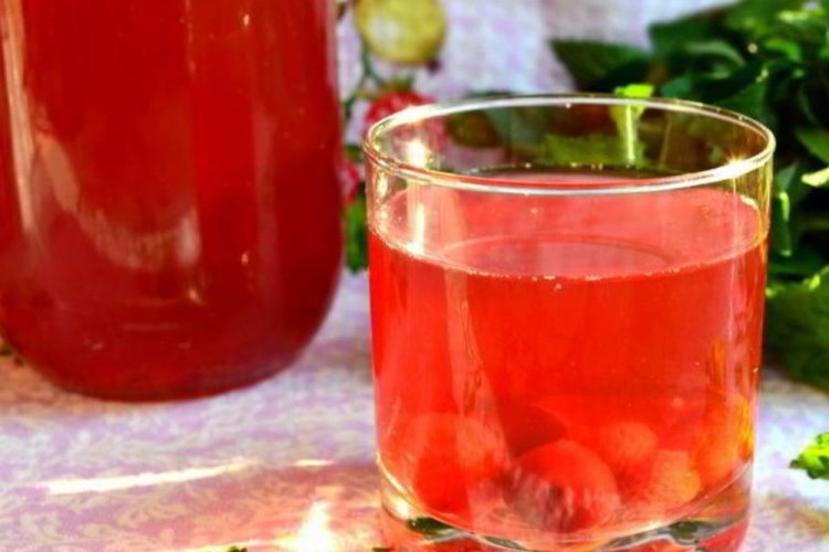 15 изысканных рецептов напитка из клубники