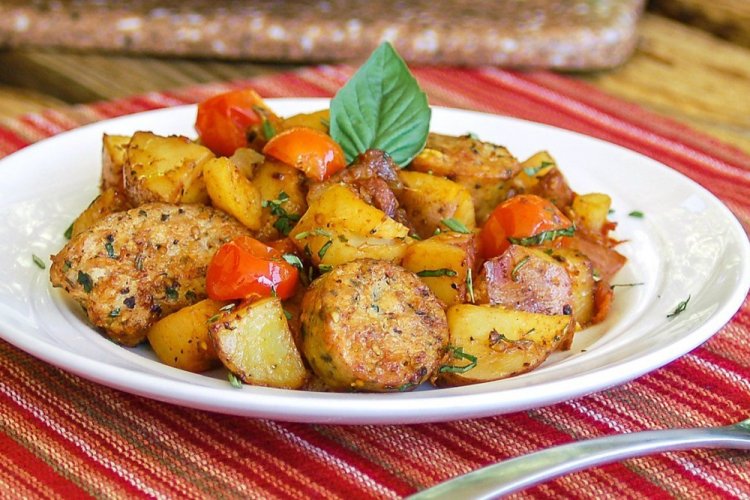 12 лучших рецептов картошки с сосисками в духовке