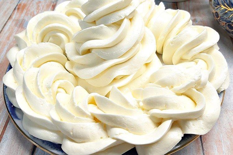 12 увлекательных рецептов крема из сметаны для торта