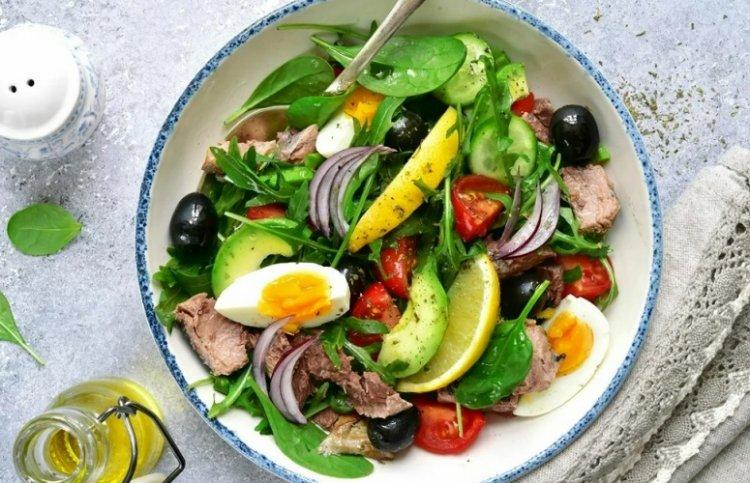 20 простых и очень вкусных салатов с руколью