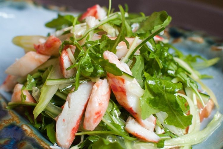 20 крабовых салатов, которые стоит приготовить прямо сейчас