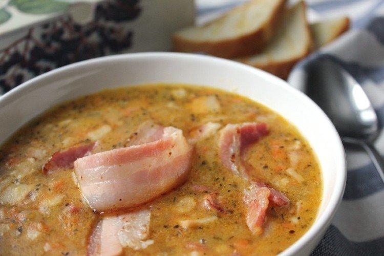 10 гороховых супов с копченостями, которые порадуют всю семью